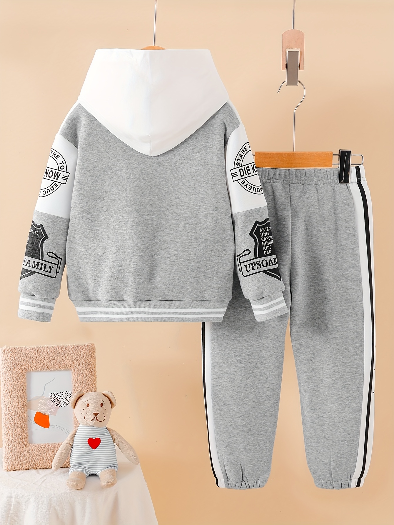 New Autumn And Winter Set: Classic And Stylish Button-Up Baseball Jacket with Letter Pattern Print on The Sleeves, Paired with Pants Featuring Black And White Stripes And Thickened Fleece for Warmth. This Comfortable And Versatile Casual Sportswear Includes a Long Pants Set (Inner Layer Not Included)., Perfect for Outdoor, Ideal for Autumn And Winter Seasons, Stylish Boys Set of, Suitable For Young People, Ideal For Boys Clothing Sets