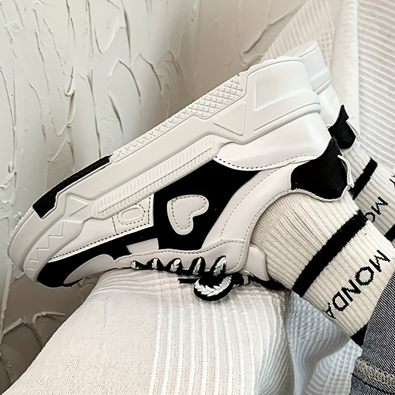 Women'S Stylish Black & White Low-Top Sneakers with Heart Accents - Comfortable Lace-Up Walking Shoes, Durable Rubber Sole, All-Season Versatile Casual Footwear, Ladies Sneakers