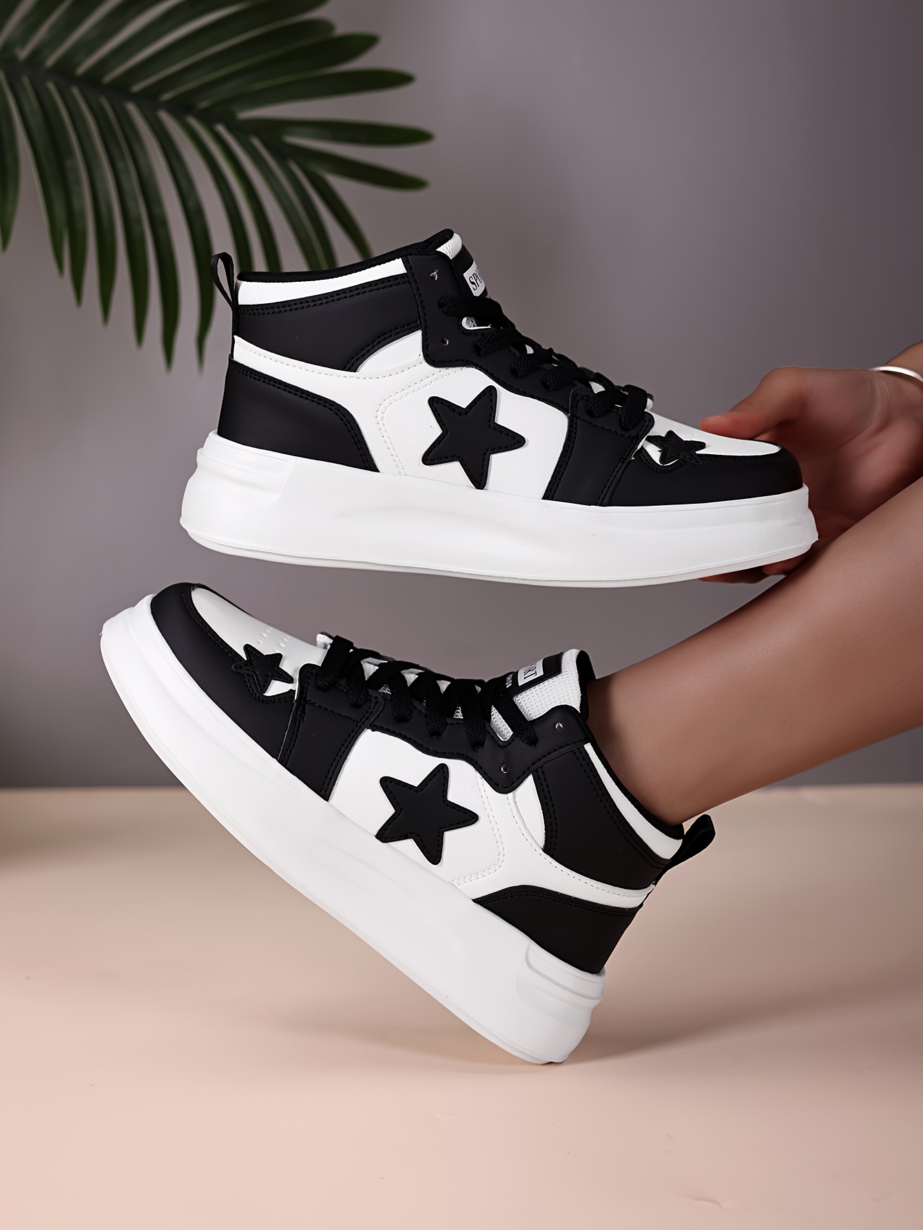 Women'S High-Top Sneakers - All-Season Lace-Up Shoes with Cushioned EVA Sole, Black & White colorway - Lightweight Sneakers for Gym, Running, Everyday - Synthetic Cover Upper & Breathable Fabric Lining - Non-Slip Streetwear Footwear, Gym Trainers, Sporty Design, Comfortable Fit, Women