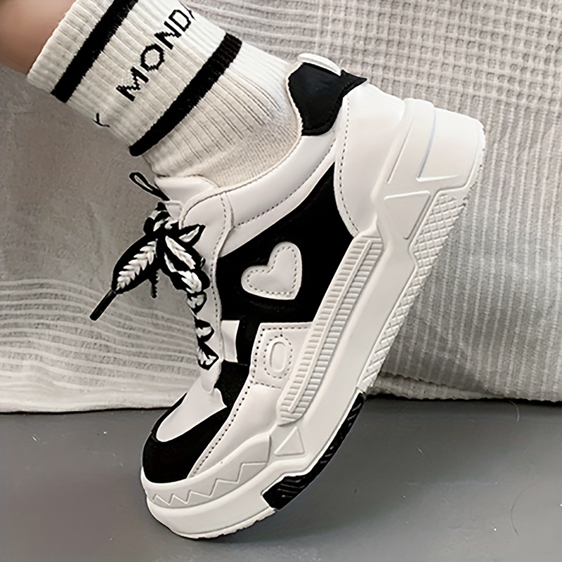 Women'S Stylish Black & White Low-Top Sneakers with Heart Accents - Comfortable Lace-Up Walking Shoes, Durable Rubber Sole, All-Season Versatile Casual Footwear, Ladies Sneakers