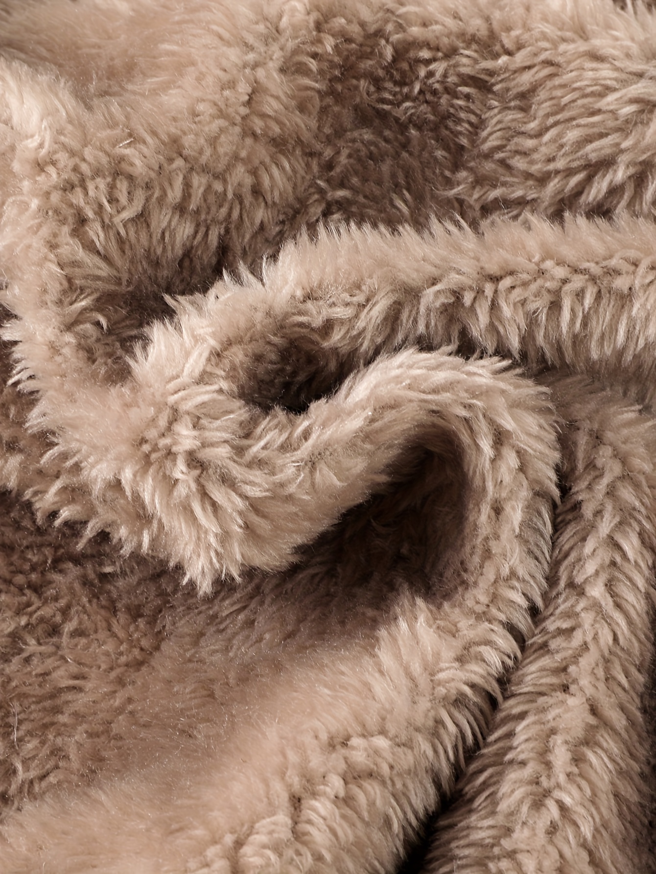 Boys' Autumn/Winter Fashion College Style Retro Street Trend Casual Versatile Fleece-Lined Zip-Up Jacket with Plush Collar, Multiple Pockets, and Hooded Coat for Outdoor Wear