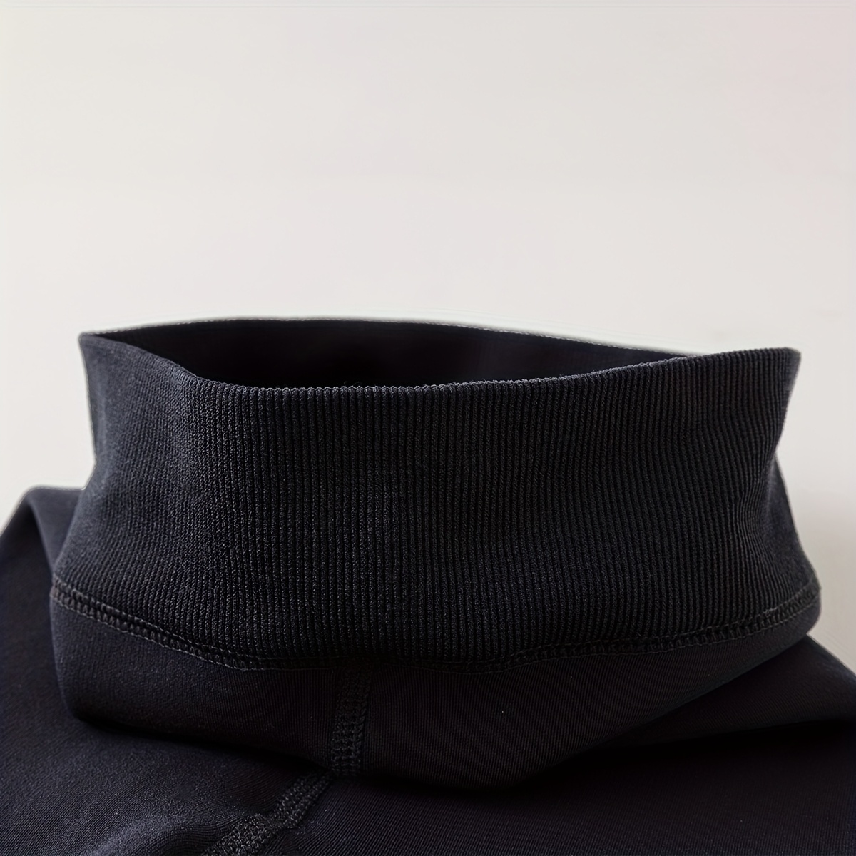 Women's Fleece Leggings, 240g Thickened Warm Nine-Ten Pants, Versatile High Elasticity Ankle Pants for Autumn and Winter - Image 4