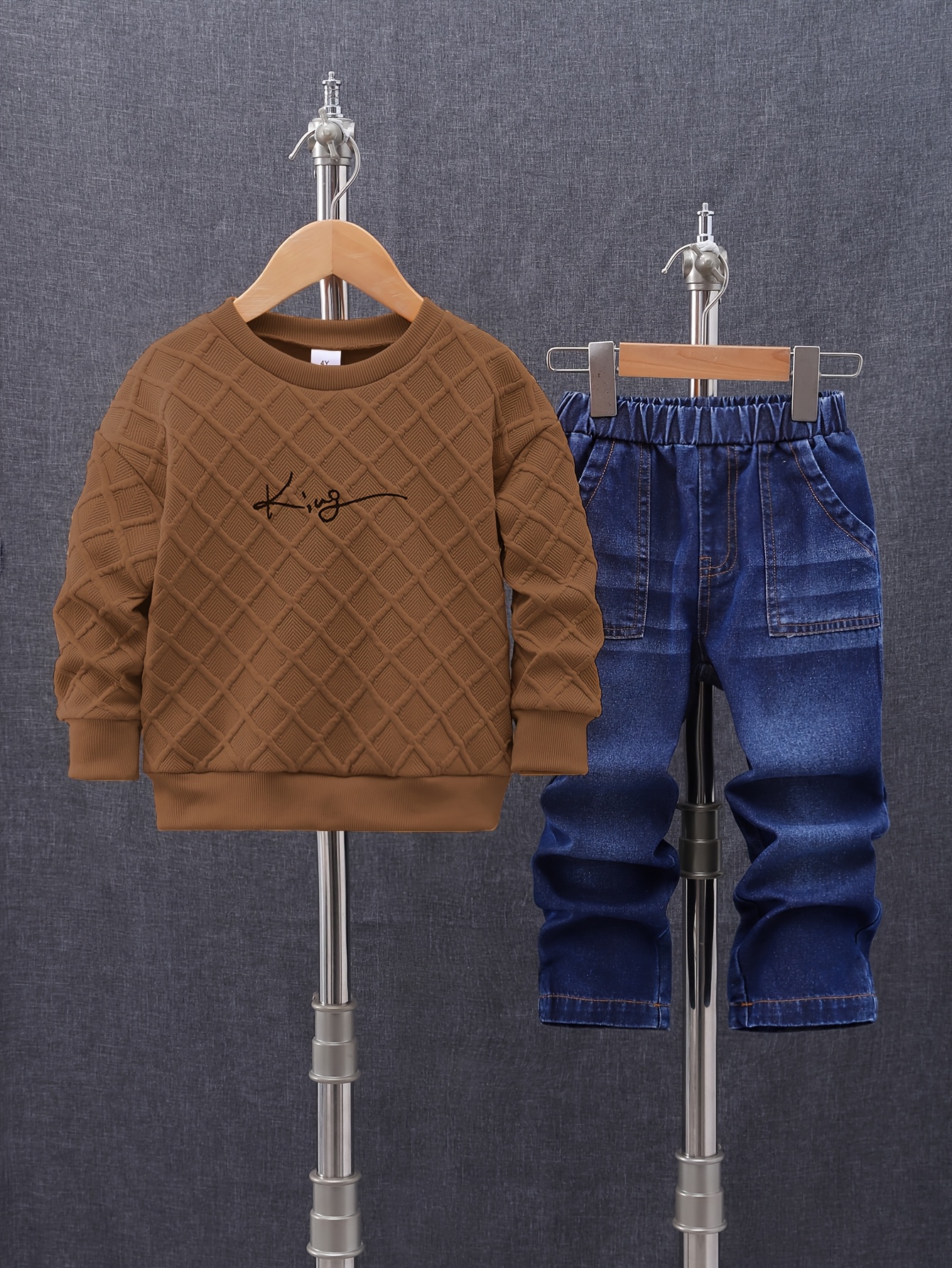 Two-Piece Boys' Youth Textured Fabric King Print Round Neck Long Sleeve Sweatshirt & Elastic Waist Slant Pocket Casual Faux Denim Set for Spring/Autumn, Perfect for Outdoor