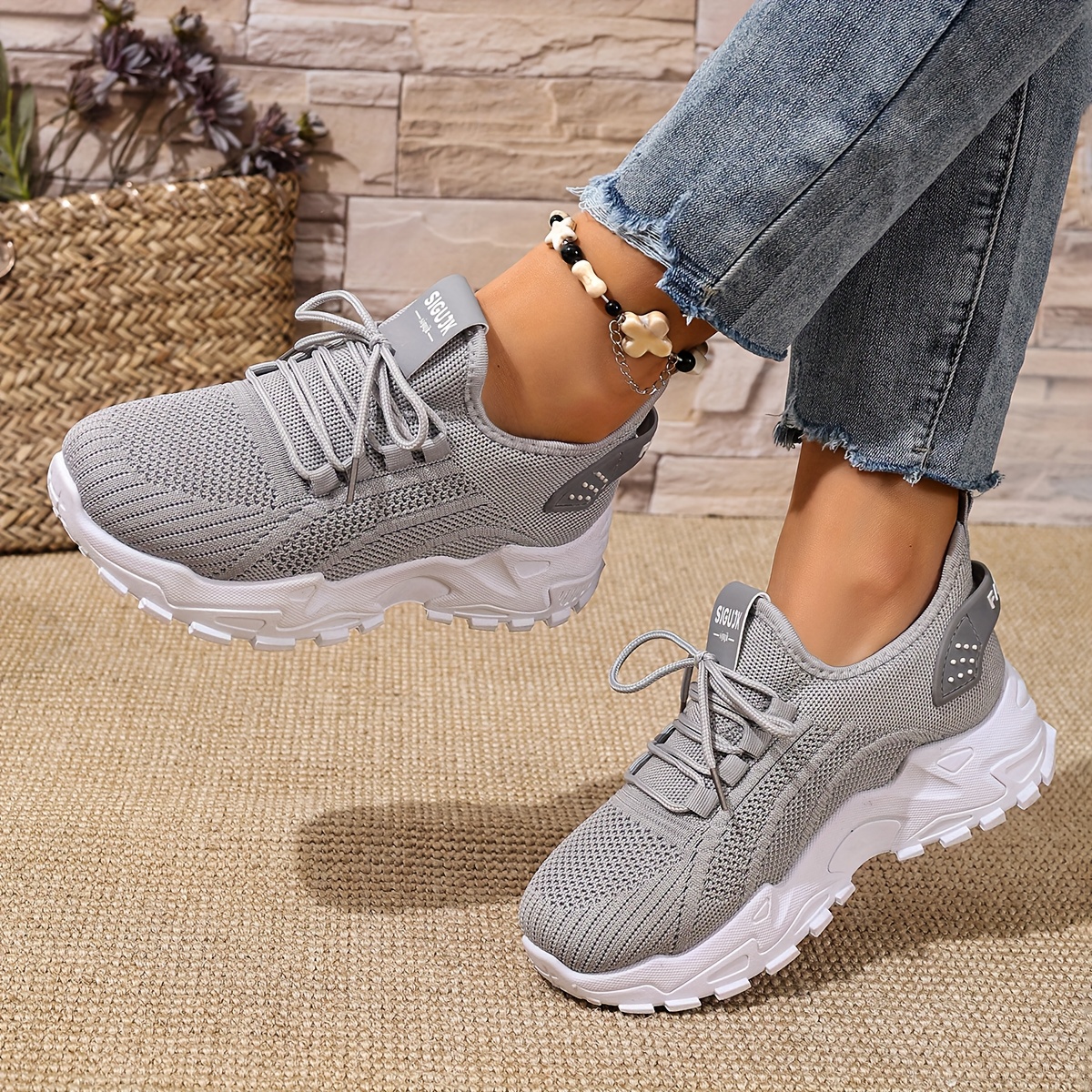 Women's Fashion Breathable Knit Sneakers, New Spring/Autumn Casual Lightweight Soft-Sole Walking Shoes, Comfortable Low-Top Running Shoes for Outdoor Use