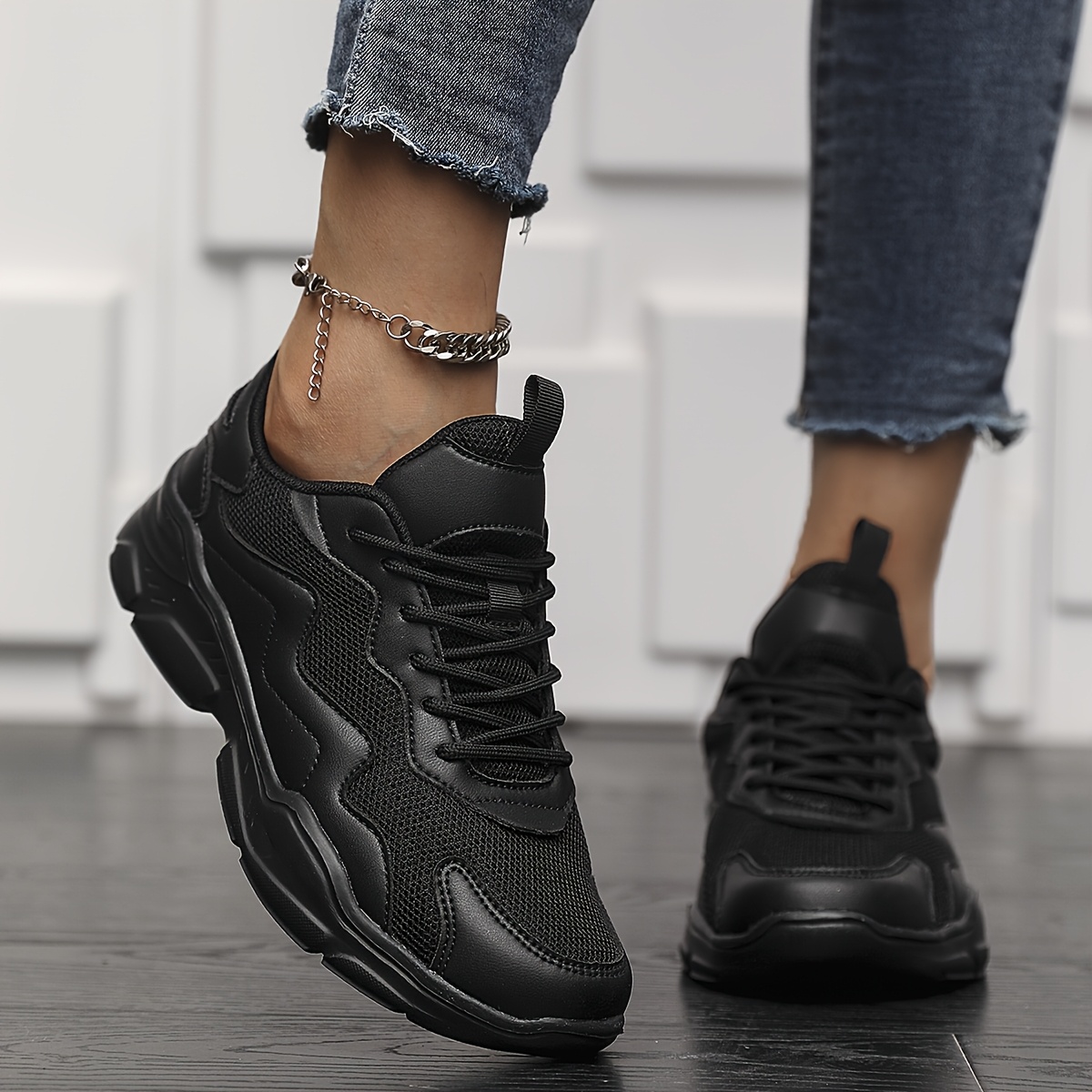 Women'S Breathable Lace-Up Trail Running Shoes - All-Season Outdoor Sports Footwear for Hiking, Trekking, and Running, Featuring a EVA Cushioned Insole, a Fabric Upper, And a Solid Color Design