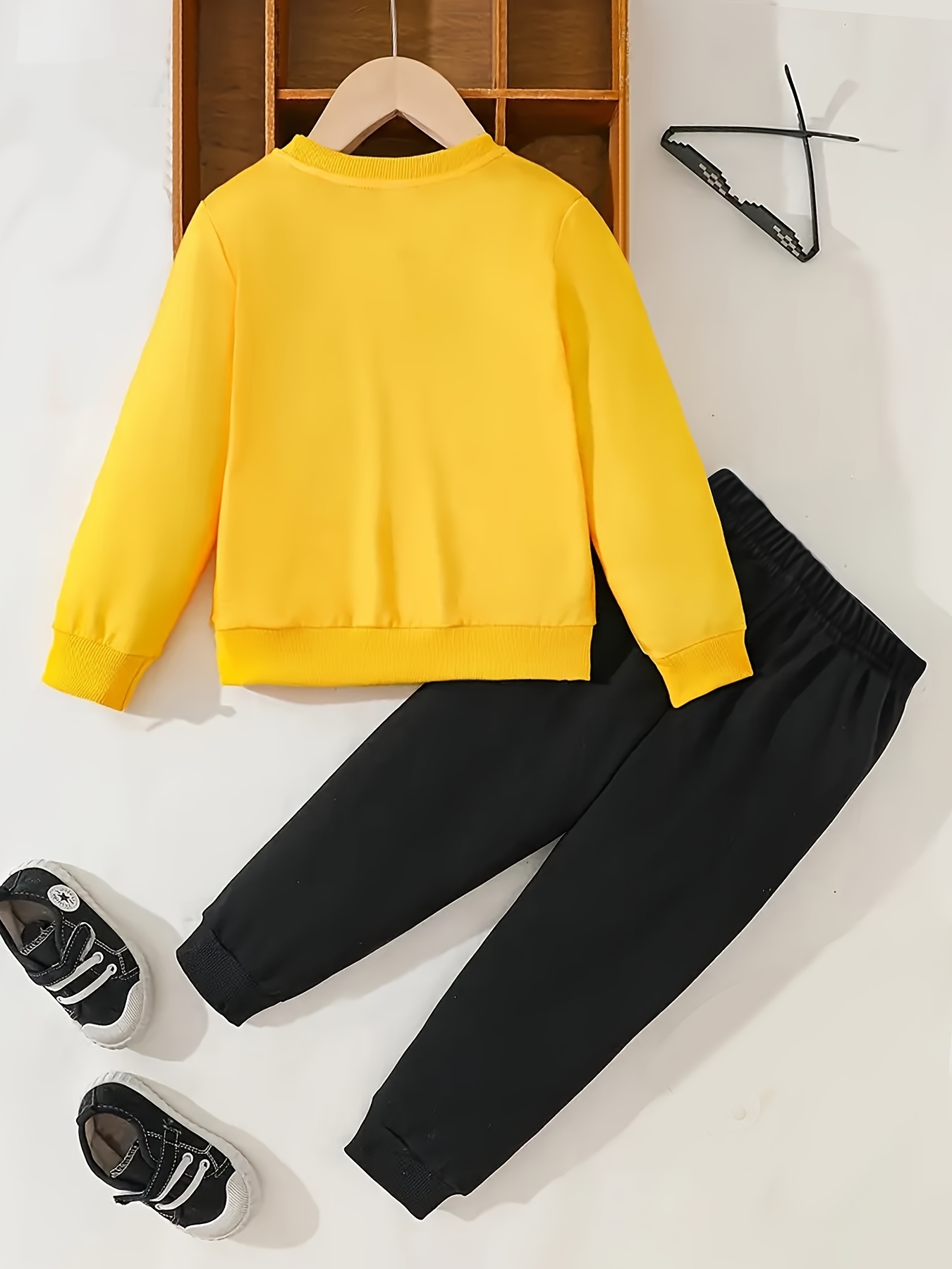 2pcs ' Casual Long Sleeve Outfit with KING Print - Yellow & Black Lettering, Ribbed Cuffs, Regular Fit, Spring/Fall Collection, Perfect for Outdoor Play, Boy Outfit, Playful Youngsters' Attire, Comfortable Youngsters'S Wear, for Outdoor